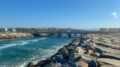 Looking into Jetty at South Ponto Beach
