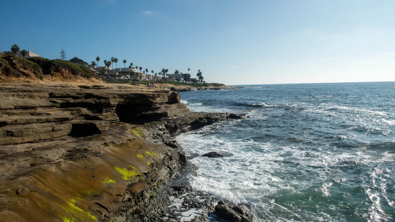Cliffs and Reefs North of Wipeout Beach