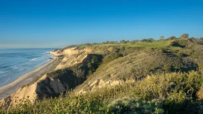 Ocean Cliffs Next to Torrey Pines Golf Course