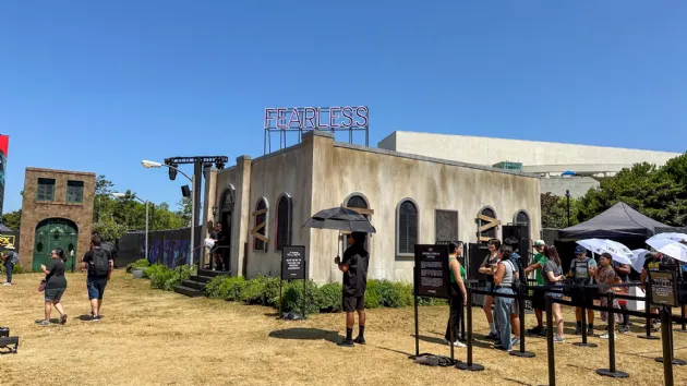 Fx Fearless Hellevator Full Set Outside Comic Con