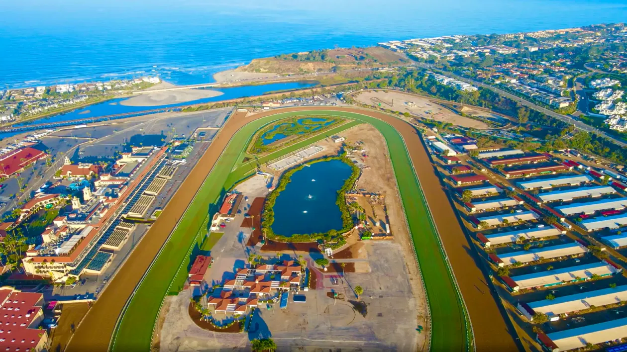 golden gate fields turf club dress code What to Wear