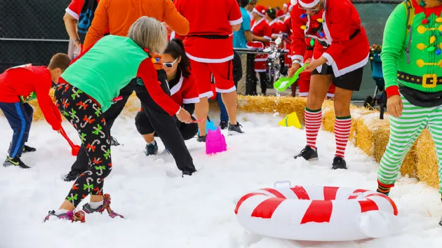 Fun in the Snow at the San Diego Santa Run