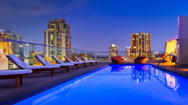 Rooftop pool, Andaz San Diego, a Concept by Hyatt