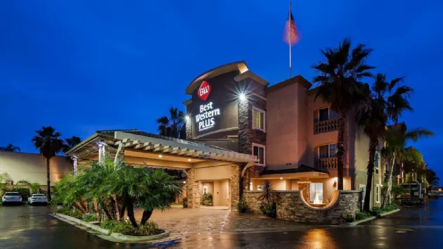 Exterior of Best Western Plus Oceanside Palms