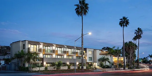 Exterior of Holiday Inn Express and Suites La Jolla Beach Area