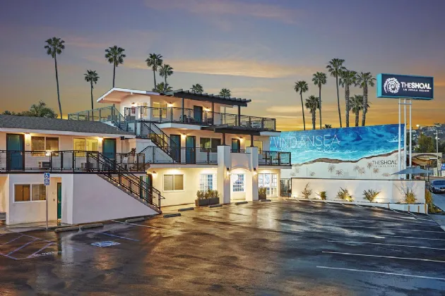 Outside The Shoal Hotel La Jolla Beach