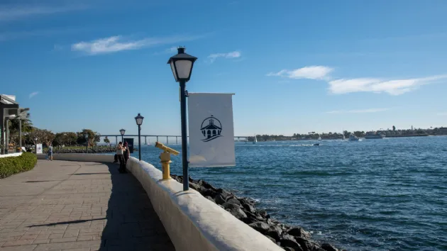 Discover the Embarcadero Boardwalk